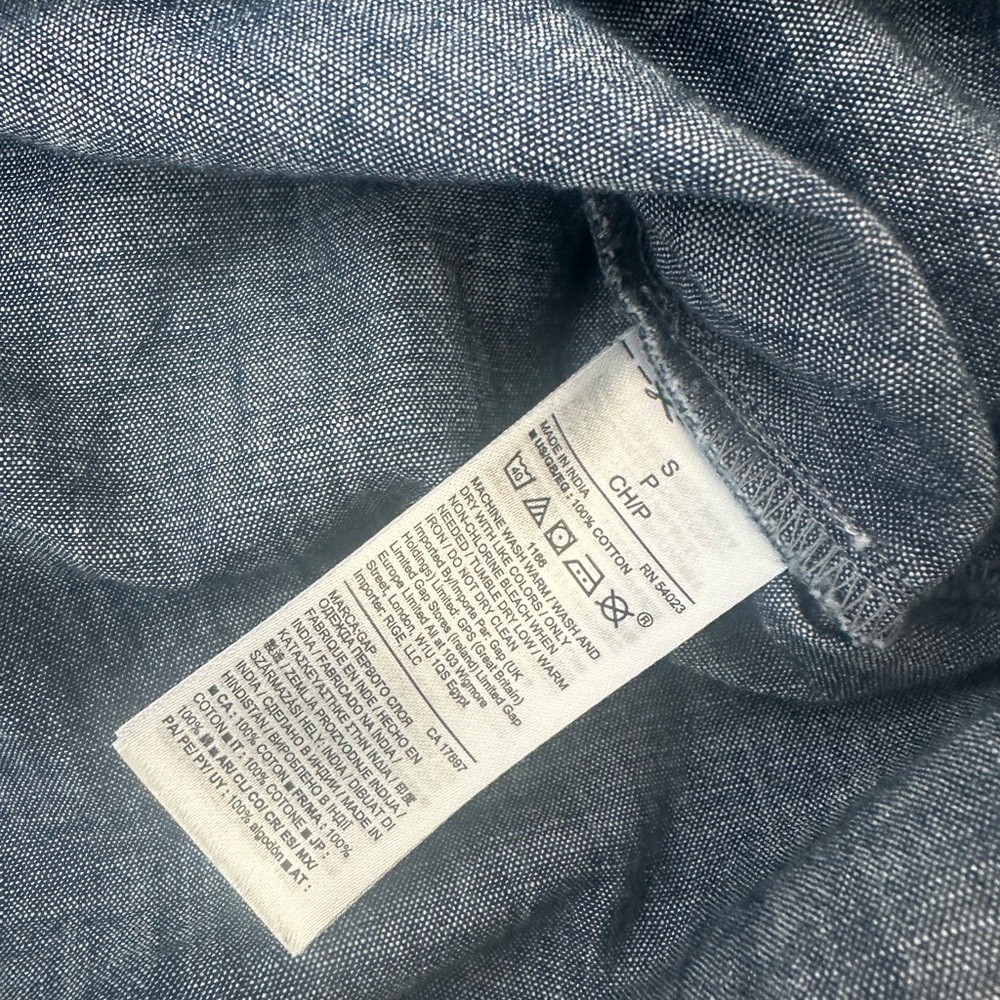 Lovely Good Condition Gap Denim Shirt 20% off! - Picture 7 of 7